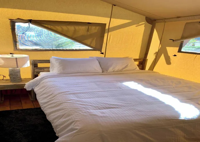 Sankoty Lakes - & Rv Park - Peoria Hotel Spring Bay