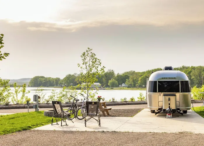 Sankoty Lakes - & Rv Park - Peoria 3* Spring Bay